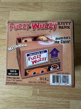 FUZZY WUZZY KITTY BANK - MECHANICAL CAT SNATCH THE COIN BANK - NEW IN BOX!